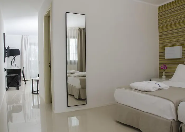 Boutique H10 White - Adults Only Otel 4*